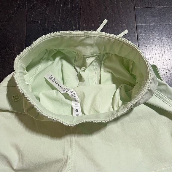 Lululemon Cinchable Waist High Rise WovenShort 3.5" Women Kohlrabi Green XXSMALL - Picture 5 of 6